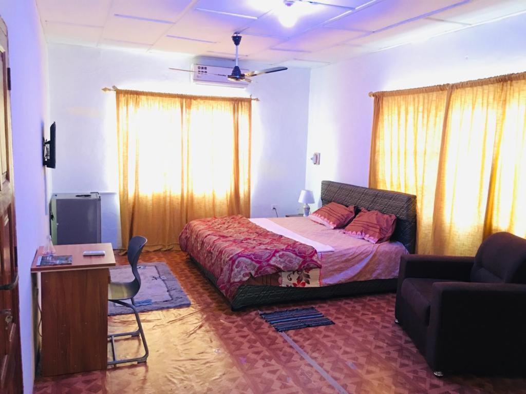 Feel At Home & Be Close To The Labadi Beach Accra Bagian luar foto
